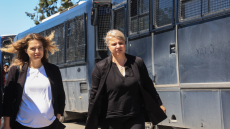 Λύγισε η μητέρα της Κλαούντια Λάτα στη δίκη για τα Τέμπη: «Η κόρη μου πέθανε αβοήθητη μέσα σε ένα βαγόνι»
