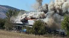 Φωτιά τώρα σε εργοστάσιο ανακύκλωσης οχημάτων στη Μπάφρα Ιωαννίνων, ένας τραυματίας, δείτε φωτογραφίες