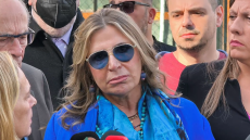 «Ο Σήφης Βαλυράκης δολοφονήθηκε, θα παλέψω κόντρα στη συγκάλυψη» λέει η σύζυγός του για την αθώωση των έξι ψαράδων