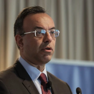 Σταϊκούρας στον «Θέμα 104,6»: Ελπίζουμε μετά την κρίση ότι θα πάμε οριακά θετικά στην ανάπτυξη
