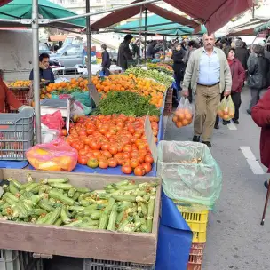 Στο τραπέζι του Μαξίμου στοχευμένη μείωση ΦΠΑ σε βασικά τρόφιμα - Από τι θα κριθεί