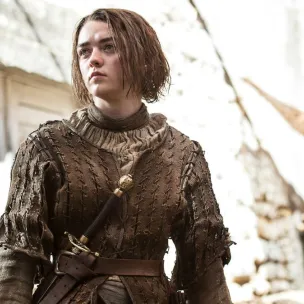 Game of Thrones - Η «Άρια Σταρκ» αποκαλύπτει: «Ο πατέρας μου με κακοποιούσε από τα 8 μου»