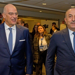 Ευχές Τσαβούσογλου για την 25η Μαρτίου - «Η Τουρκία τείνει χείρα συνεννόησης» λέει ο Δένδιας στο «ΘΕΜΑ»