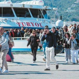 «Απόβαση» στα ελληνικά νησιά: 50% περισσότεροι τουρίστες φέτος από Τουρκία