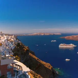 Σαντορίνη: Ακυρώθηκαν όλες οι αφίξεις κρουαζιερόπλοιων τη Δευτέρα λόγω αποχής των τουριστικών λεωφορείων