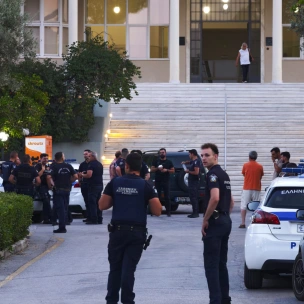 Εκκενώθηκε το Σισμανόγλειο μετά από φωτιά - «Ο όροφος γέμισε καπνούς», περιγράφει ασθενής