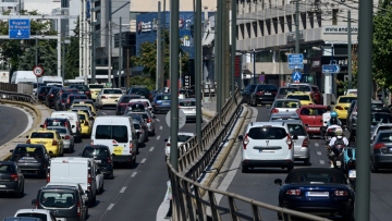   Ακινητοποιημένο ΙΧ επί της Λ.Κηφισίας στο ύψος της Εθνικής Αντιστάσεως στο Ψυχικό - Καθυστερήσεις στο ρεύμα ανόδου 