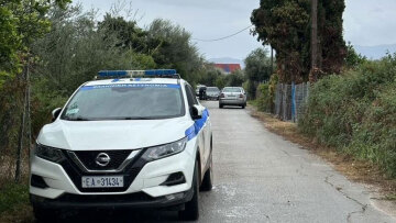 Γυναικοκτονία στο Αγρίνιο: Συνελήφθη ο 30χρονος που σκότωσε τη Δώρα - Είχε κλειστεί στο σπίτι του με όπλο