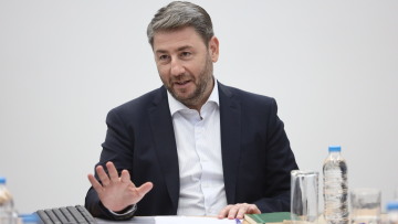 Ανδρουλάκης: Η κυβέρνηση εργαλειοποίησε τα βάσανα του λαού για να έχει υπερέσοδα