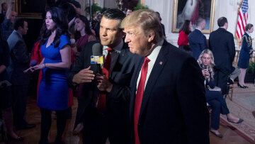 Πιτ Χέγκσεθ: Ποιος είναι ο παρουσιαστής του Fox που επέλεξε ο Τραμπ για υπουργό Άμυνας των ΗΠΑ