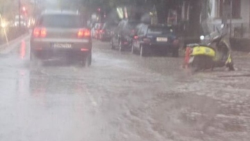 Κακοκαιρία Alexandros: Έντονες βροχές στα Ιωάννινα - Γέμισαν νερό οι δρόμοι