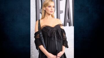 Τζένιφερ Λόρενς: Η εντυπωσιακή εμφάνισή της στο κόκκινο χαλί λίγο πριν γεννήσει