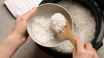 Πόσες μέρες αντέχει το μαγειρεμένο ρύζι στο ψυγείο;