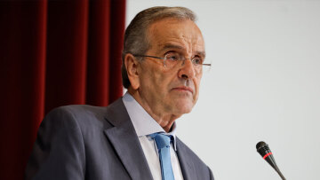 Σαμαράς: «Μιλάω μόνο γι' αυτά που απασχολούν την Ελλάδα, πείτε μου πού κάνω λάθος» - Φεύγει αύριο για ΗΠΑ
