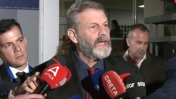 Debate ΣΥΡΙΖΑ -Στο Ραδιομέγαρο της ΕΡΤ ο Απόστολος Γκλέτσος: Θέλουμε τον κόσμο την Κυριακή στην κάλπη