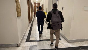 Μετακομίζει ο ΣΥΡΙΖΑ στη Βουλή – Αδειάζουν το γραφείο του αρχηγού της αξιωματικής αντιπολίτευσης