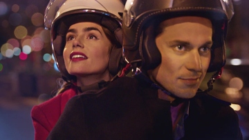 Emily in Paris: Ο Λούκας Μπράβο επιστρέφει στην 5η σεζόν παρά την κριτική που άσκησε στη σειρά