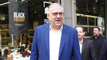 Black Friday 2024: Αυτοψία Θεοδωρικάκου στην αγορά - «Κανένα περιθώριο για παραπλανητικές εκπτώσεις»