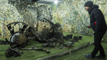 Η Ουκρανία παρουσίασε τα συντρίμμια του ρωσικού πυραύλου Oreshnik, «είναι η πρώτη φορά που ανακαλύπτεται κάτι τέτοιο»