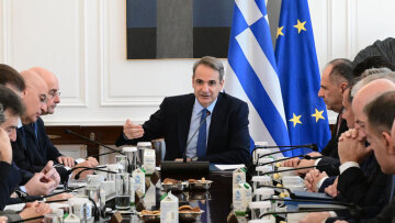 Μητσοτάκης στο υπουργικό: Η Ελλάδα να βρεθεί με λιγότερους φόρους στο τέλος της 4ετίας 