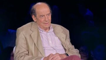 Μανούσος Μανουσάκης: Η έκπληξη που του είχαν ετοιμάσει λίγους μήνες πριν φύγει από τη ζωή 