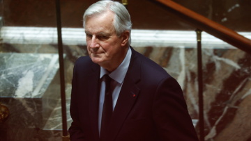 Γαλλία: Σε σημείο καμπής η χώρα μετά την πρόταση μομφής - Εντάσεις αναμένονται στη σημερινή συνεδρίαση της βουλής