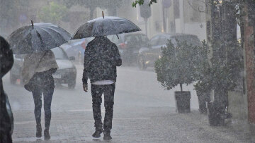 Καιρός: Νέο  έκτακτο δελτίο από την ΕΜΥ - Έρχονται ισχυρές βροχές και καταιγίδες το βράδυ