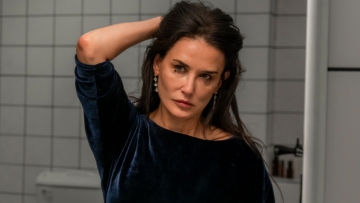 Ντέμι Μουρ: Η αντίδρασή της όταν ανακοινώνεται η υποψηφιότητά της στις Χρυσές Σφαίρες - Δείτε το βίντεο