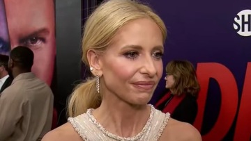 Σάρα Μισέλ Γκέλαρ: Viral η αντίδρασή της σε ερώτηση για την Τζένιφερ Λαβ Χιούιτ: «Τη μισεί τόσο πολύ» γράφουν στο X