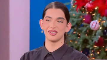 Angel: Να μη σιωπάτε και να δείχνετε τα ταλέντα σας γιατί όλοι αξίζουμε, δήλωσε η τρανς εγγονή της Δούκισσας 