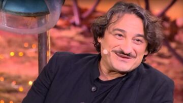 Βασίλης Χαραλαμπόπουλος για τη συμμετοχή του στους «Δέκα Μικρούς Μήτσους»: Ήταν τέτοια η χαρά μου που δέχτηκα την πρόταση χωρίς να ρωτήσω τι είναι