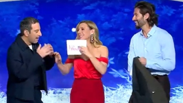 My Style Rocks: Ο Καράβας εμφανίστηκε με καρτελάκι στο σακάκι του - «Θες να πάθω εγκεφαλικό χριστουγεννιάτικα;» του είπε ο Κουδουνάρης 