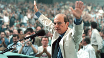 Κώστας Σημίτης: Η σύγκρουση με τον Ανδρέα, το συνέδριο του ‘96, τα Ίμια και το ευρώ