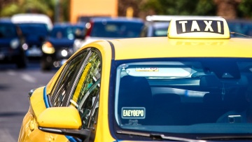 Στάση εργασίας στα ταξί της Αθήνας την Πέμπτη (23/1) - Ποιες ώρες «τραβούν χειρόφρενο»