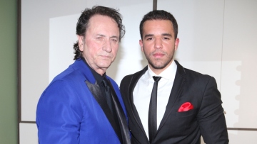 Μάκης Χριστοδουλόπουλος: Εγώ και ο παππούς μου στενοχωρηθήκαμε πολύ, είπε ο εγγονός του για την απόλυση του τραγουδιστή 