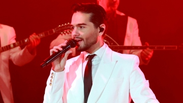 Χρήστος Μάστορας: Θα τραγουδήσει σε χορό αστυνομικών 