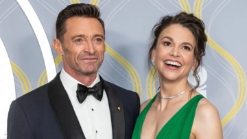 Χιου Τζάκμαν: Σκοπεύει να παντρευτεί τη Σάτον Φόστερ, αναφέρει πηγή από το περιβάλλον του 