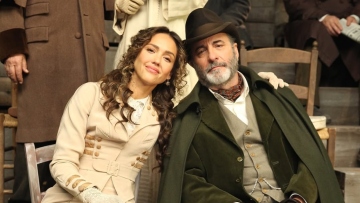 Τζέσικα Άλμπα: Δημοσίευσε φωτογραφίες από τα γυρίσματα της ταινίας «Maserati: The Brothers» 