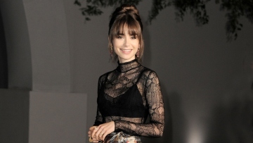 Λίλι Κόλινς: Φωτογραφίζεται με τη νεογέννητη κόρη της