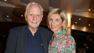 Κώστας Χαρδαβέλλας: Στα 32 χρόνια που ζήσαμε μαζί, κάθε μέρα μου μάθαινε τι είναι αγάπη, είπε η σύζυγός του, Μαρία Παναγοπούλου