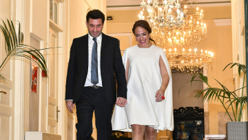 Παντρεύτηκε με πολιτικό γάμο η Δόμνα Μιχαηλίδου - Δείτε βίντεο, φωτογραφίες