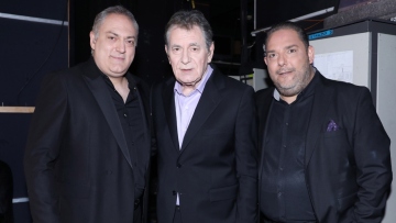 Στράτος Διονυσίου: Οι γιοι του μίλησαν για την απώλεια του αείμνηστου τραγουδιστή και τη φυλάκισή του