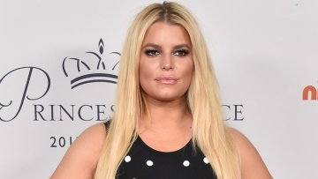 Η Τζέσικα Σίμπσον κατηγορεί τον πρώην σύζυγό της για απιστία μέσα από το νέο της τραγούδι