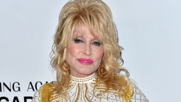 Ντόλι Πάρτον μετά τον θάνατο του συζύγου της: Τα πηγαίνω καλύτερα απ' ότι περίμενα