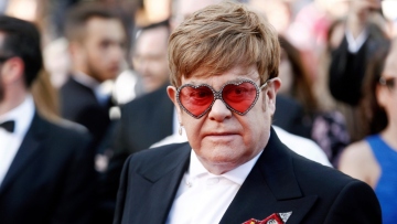 Έλτον Τζον: Δεν μπορώ ούτε να δω τους γιους μου να παίζουν ποδόσφαιρο, είναι επώδυνο