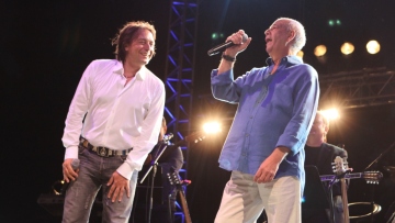 Γιάννης Κότσιρας: Η συγκινητική ανάρτηση για τα 13 χρόνια από τον θάνατο του Δημήτρη Μητροπάνου - «Είσαι πάντα μαζί μας»