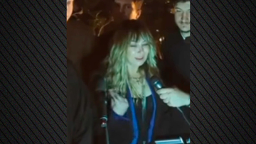 Η Μελίνα Ασλανίδου ψάλλει το «Ω γλυκύ μου έαρ» - Δείτε το βίντεο