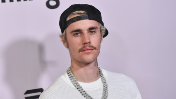 Ο Τζάστιν Μπίμπερ διασκέδασε σε ιδιωτικό πάρτι και φέρεται να τραγούδησε ζωντανά στη σκηνή