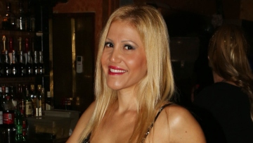 Η Άννα Φλωρινιώτη μίλησε για τη δουλειά της σε ταμείο κομμωτηρίου και τις δύσκολες στιγμές μετά τον θάνατο του αδερφού και του πατέρα της