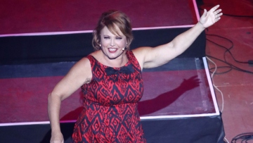 Νικολέττα Βλαβιανού για Μάρκο Σεφερλή: Εφόσον παίζονται όλα, θα μπορούσε να είναι και εκείνος στην Επίδαυρο